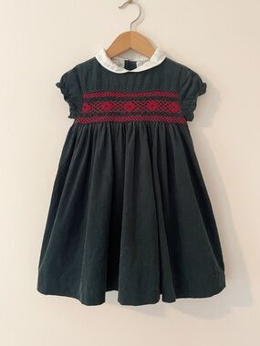 GOCCO 🇪🇸 Hand Smocked Deep Forest Green Corduroy Peter Pan Collar Heirloom Dress